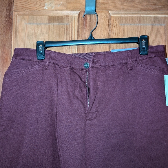 Signature slimming by cj banks, 18W tall - Picture 11 of 11